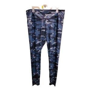 Nike Women's Dri-Fit One Mid Rise Camo Leggings, size XXL